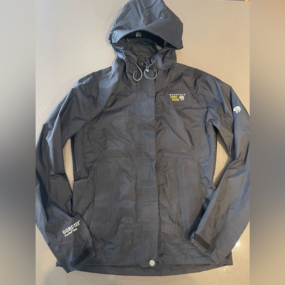 Mountain Hardware Gortex Black Rain Coat